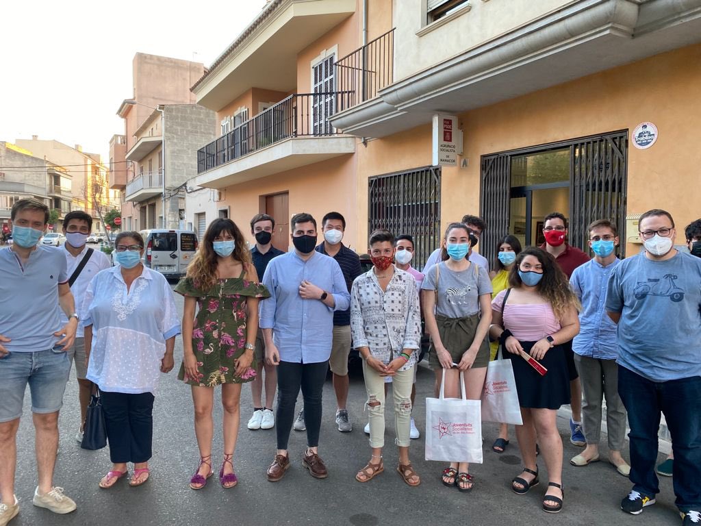 jsibalears's tweet image. ❤️Constituim les Joventuts Socialistes de Manacor! 

Gràcies als companys i companyes que assumeixen la responsabilitat de liderar l’agrupació des de l’executiva: Artur, Carme, Pere i Nerea.

Molta sort i encerts