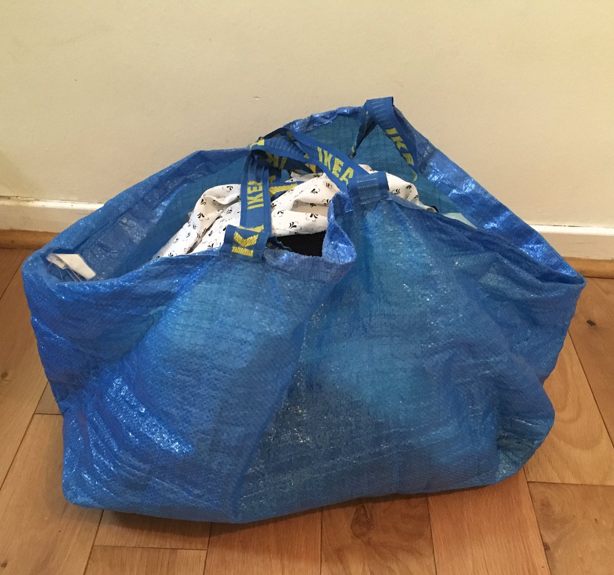 Jens2Jen's tweet image. Function over form? What are the workhorses of well designed but not necessarily beautiful items you use in every day life?  Mine has to be the @IKEAUK blue bag, used for laundry, junk, wood…the list is endless.  Time to celebrate the ugly but useful #Design #FunctionOverForm