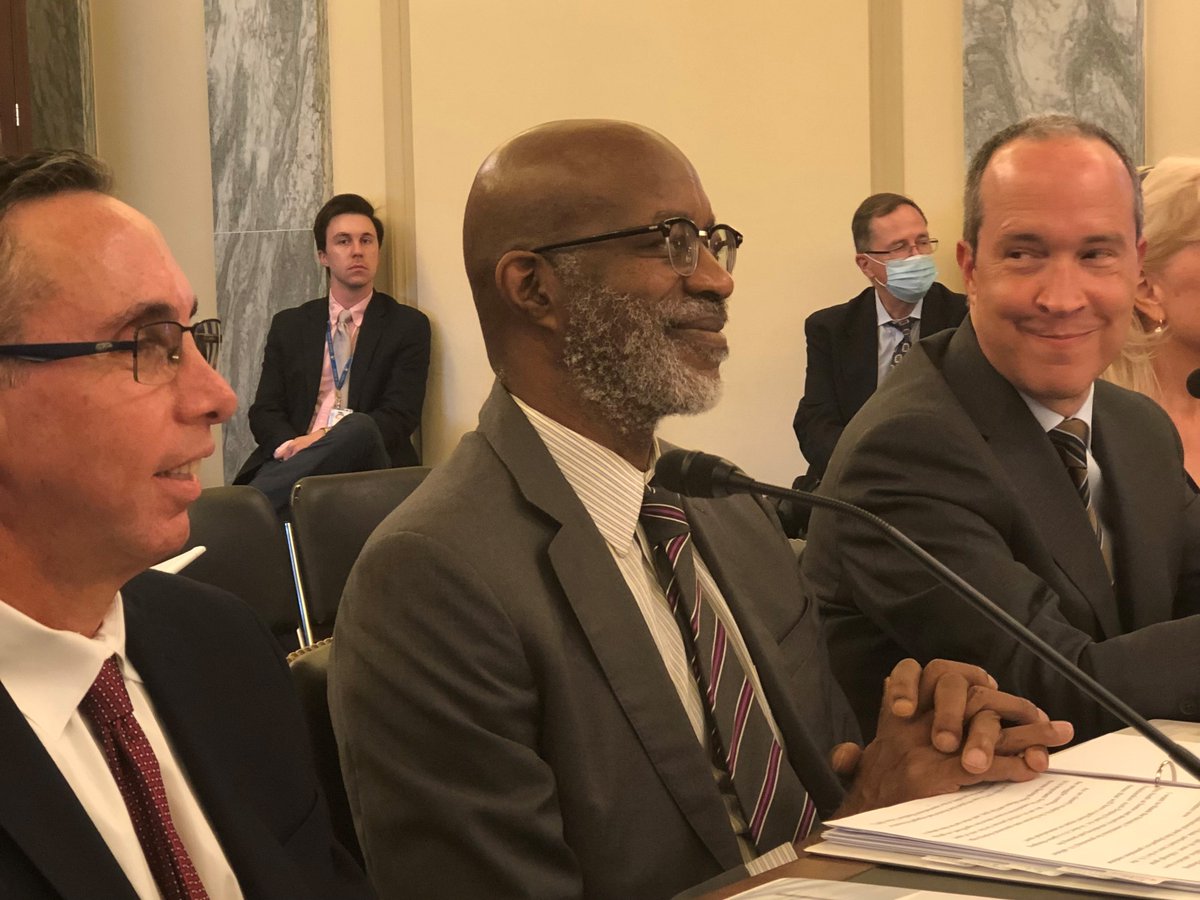 HelsinkiComm's tweet photo. .@EdwinMoses999: The #Rodchenkov Act is a strong deterrent to #doping. https://t.co/zPr87PYwHq https://t.co/hdGmxVjc2r
