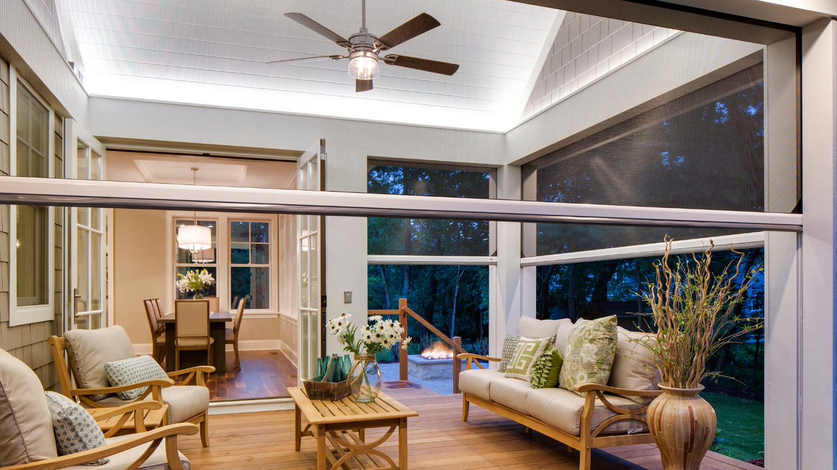 PhantomOntario's tweet photo. Outdoor #kitchens and #sittingareas are trends that have been increasingly popular in recent years. We offer a wide range of screening solutions, including motorized screens for large openings and screening solutions for #doublefrench doorways. Visit https://t.co/CLTL2qSLsM. https://t.co/uU7ELuaxnh