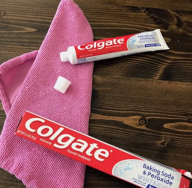DebbyMayne's tweet image. Toothpaste hacks show that these little tubes of teeth cleaner are amazing. In fact, they can do so much more than give you a sparkling mouth. #toothpastehacks
southernhomeexpress.com/toothpaste-hac…