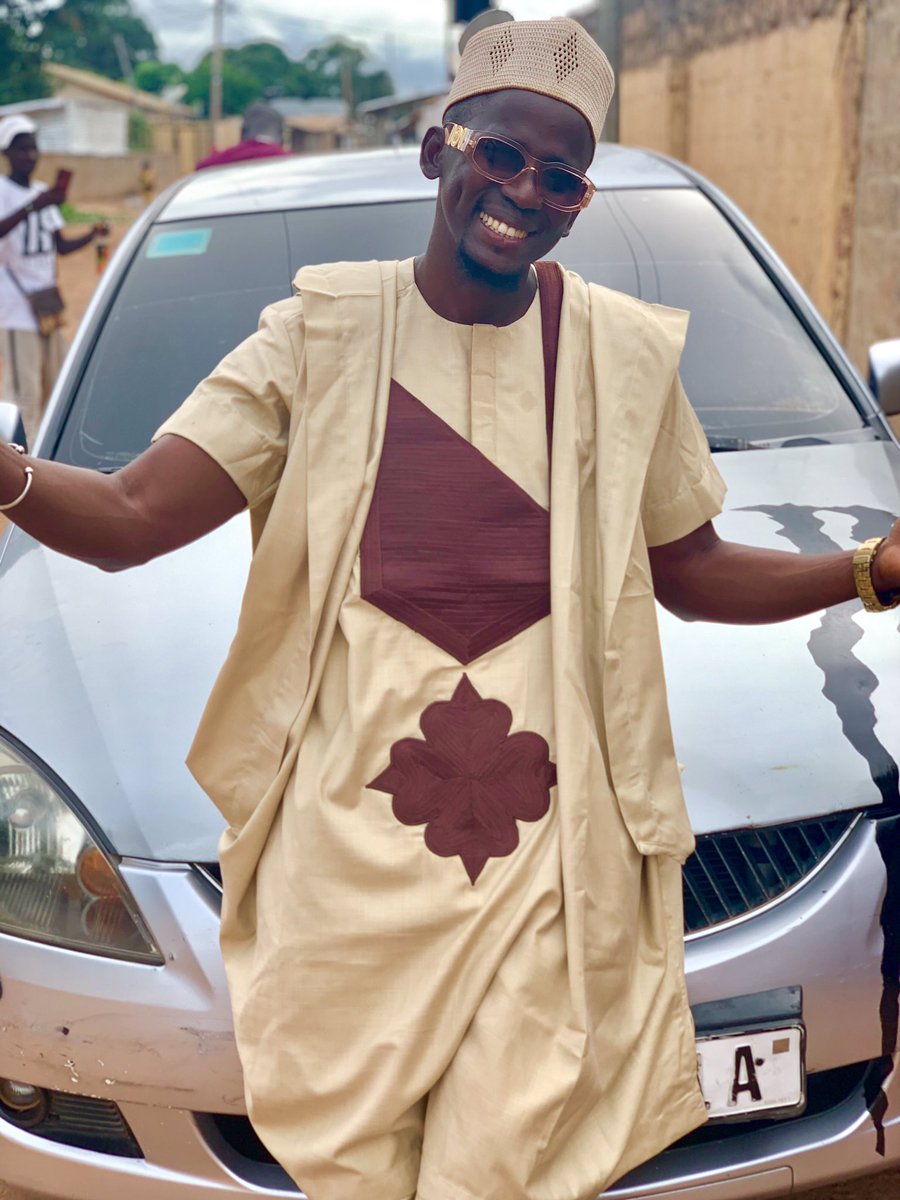 iambarhama's tweet photo. Here I am..

Eid Mubarak from the Mansa kayy..!
#Iambarhamathealbum 
#oct23th https://t.co/fLB40pHLKM