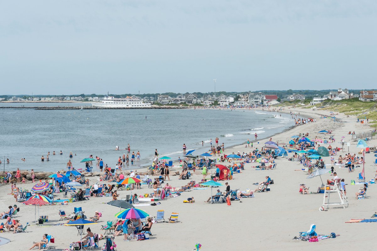 RhodeIslandDEM's tweet photo. Governor McKee Signs Executive Order Announcing July 25, 2021 as Governor's Bay Day #GovBayDay 🏖️

https://t.co/UjxyozQQQZ https://t.co/1XJN4v299T