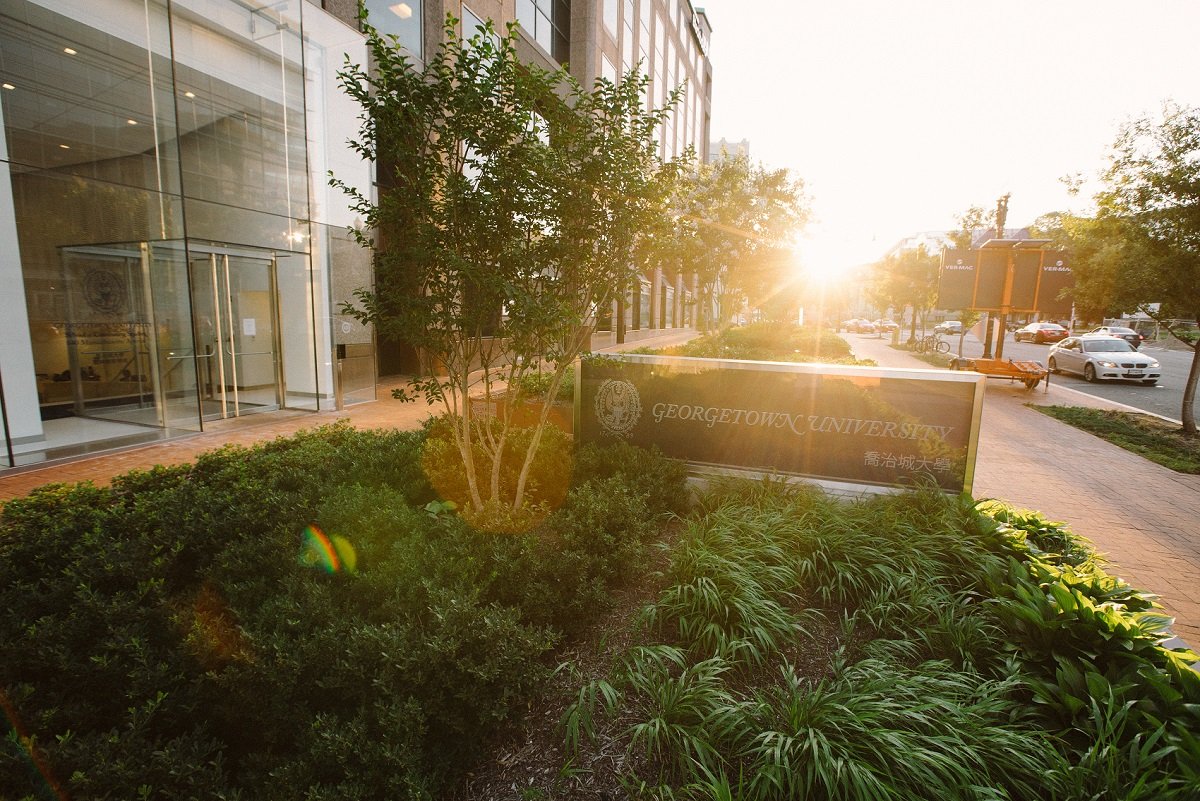 GeorgetownTM's tweet image. Hoyas, beginning on August 16, Georgetown SCS will resume its regular operating status with on-campus and flexible learning. Visit the link below for more information and resources regarding this decision. Be safe and we&apos;ll see you next month! #HoyaSaxa

bit.ly/3zfOHZC