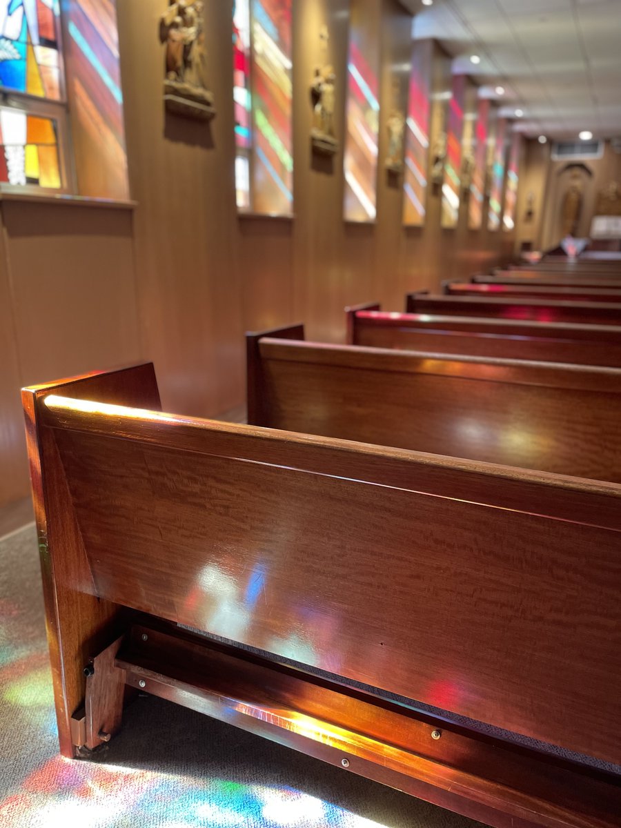 We welcomed staff and community members back into the chapel for in-person Mass after more than a year! 

For decades, it has been our privilege to worship with the community. We are pleased to return to this practice. 

Read more: behealthymaine.com/mass-returns-t…