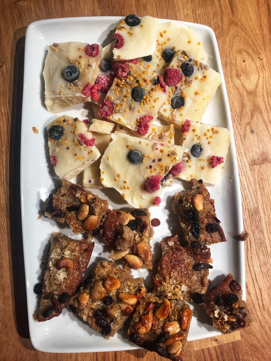 loramen's tweet photo. Errezeta berria blogean 😋 Barrita osasuntsuak: https://t.co/zvQdNVqhQI
#pyrenaica #mountainobsession https://t.co/b1toIoZJqs