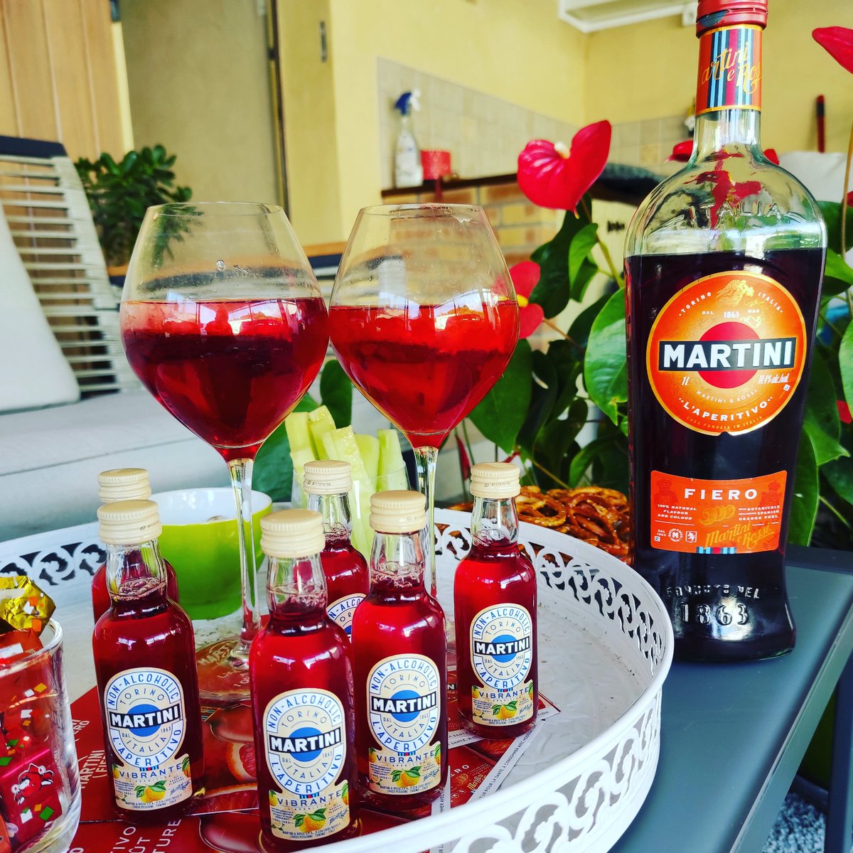 MissBeautests's tweet photo. Sympa l'apéritif à l'italienne façon #martinifiero #martiniaperitivo merci @trnd_fr https://t.co/OjZkFgKvT7
