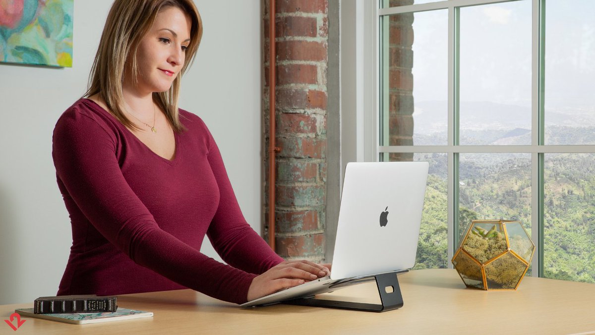 twelvesouth's tweet photo. You'll be surprised what a big difference this minimalist stand can make. #ParcSlope tilts your #MacBook to a more comfortable angle so can tackle your next term paper, knock out your presentation and get more done with this little desktop stand! Shop here https://t.co/foP6DtlJGv https://t.co/2bidfun4va