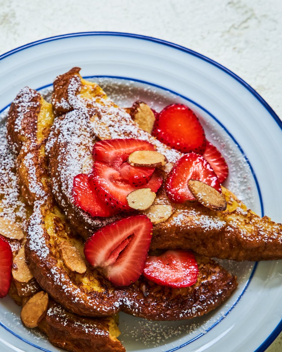 thekitchn's tweet photo. Pain perdu has a crisp, buttery outside and rich, custardy interior: https://t.co/C0FrY4JrSc https://t.co/PF1ktIjoPq