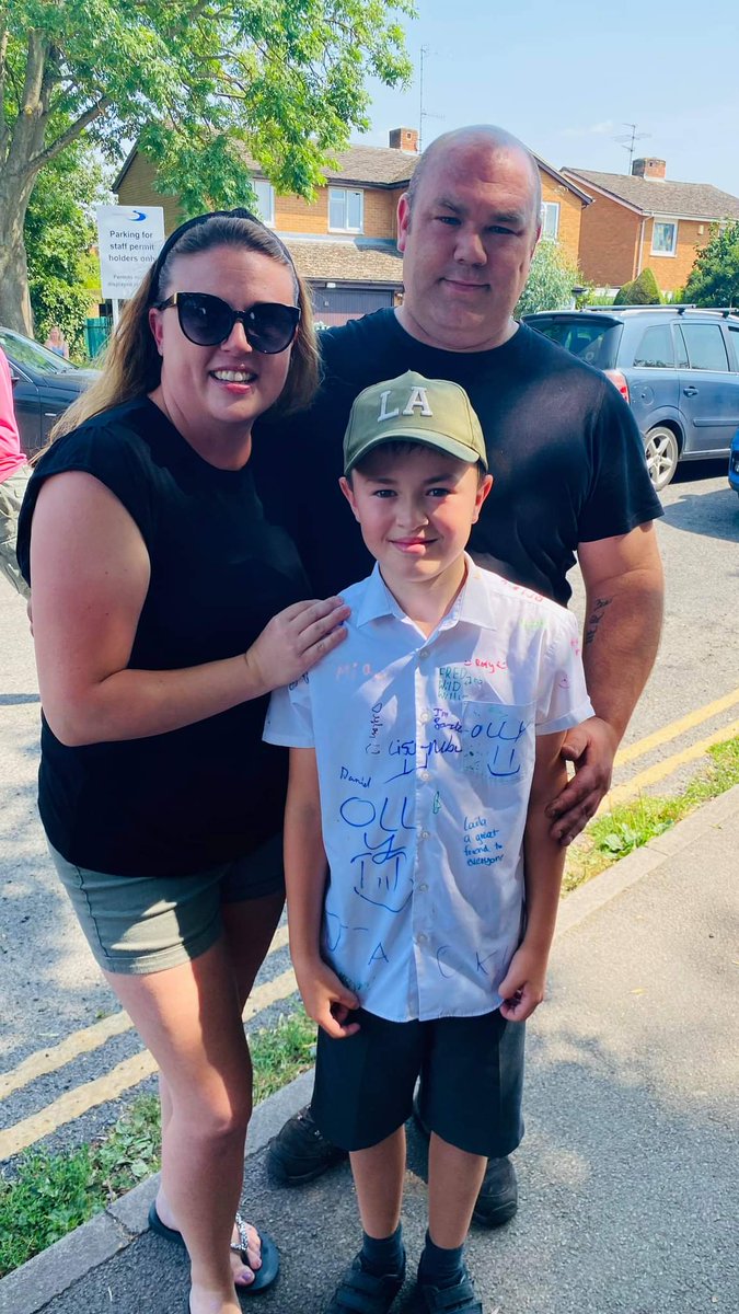 lbubb27's tweet image. A huge thank you to @WillowsCE George has had a amazing time here he will miss you all so much! 💚😢 and a HUGE thank you to Miss Smith @Seahorses_Class  and Mrs Walker for being fab teachers 💜💜 Have a great summer you deserve it!! ☀️😁☀️