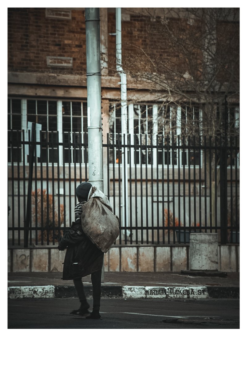 neverbeenloved8's tweet photo. Couple of shots I took the past weekend in Joburg.
#photographylovers  #photographyislife #photographyeveryday #jhbcbd #whatsAppGB #photography #streetphotography  #photographylover  #photographysouls #photographysouls #photography #reykasa #ICanWithAbsa #GettingOverExWithGood https://t.co/hkqvrrKtBI
