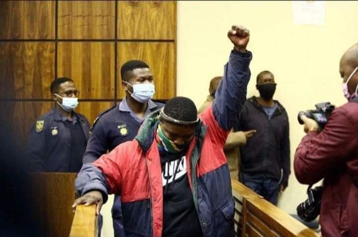 iReportSANews's tweet photo. Bail denied for flight risk Ngizwe Mchunu while confusion reigns over insurrection charges

Watch Here: https://t.co/9s3euKWMte 

Sundowns Babes Wodumo Bushiri #PhoenixMassacre Zahara WhatsApp GB #GettingOverExWithGoodSex De Klerk Mangosuthu Buthelezi Zodwa https://t.co/nrCChHk7af