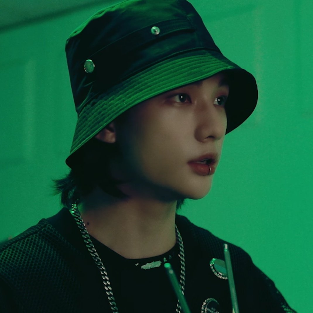 rayle. (@RAYDLEVII) | Twitter