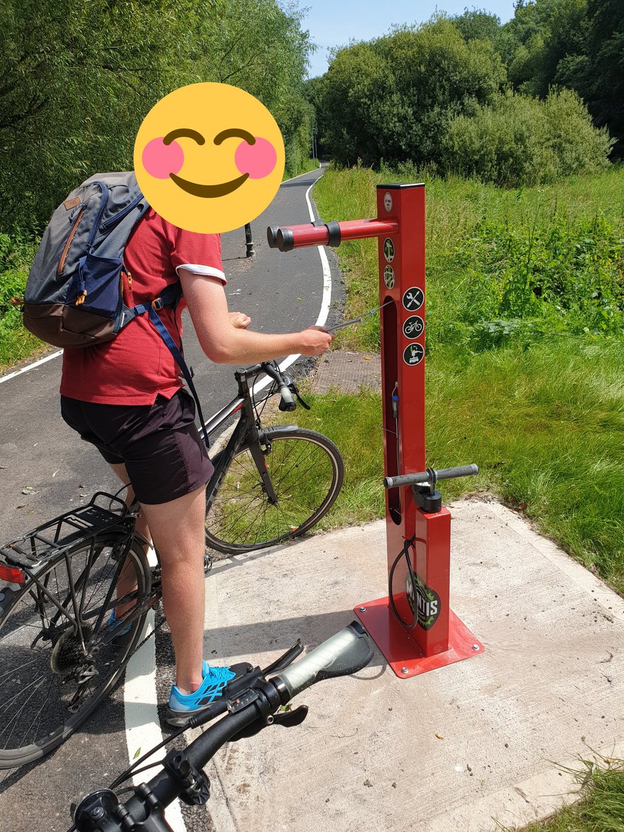 CorkCyclingCrew's tweet photo. Fantastic to have a brand spanking new bicycle maintenance stand on the newly resurfaced and upgraded Curraheen Greenway, providing a great link the city / Lee Fields to MTU & beyond! ๐
#CycleCork https://t.co/B0eUtujUQn