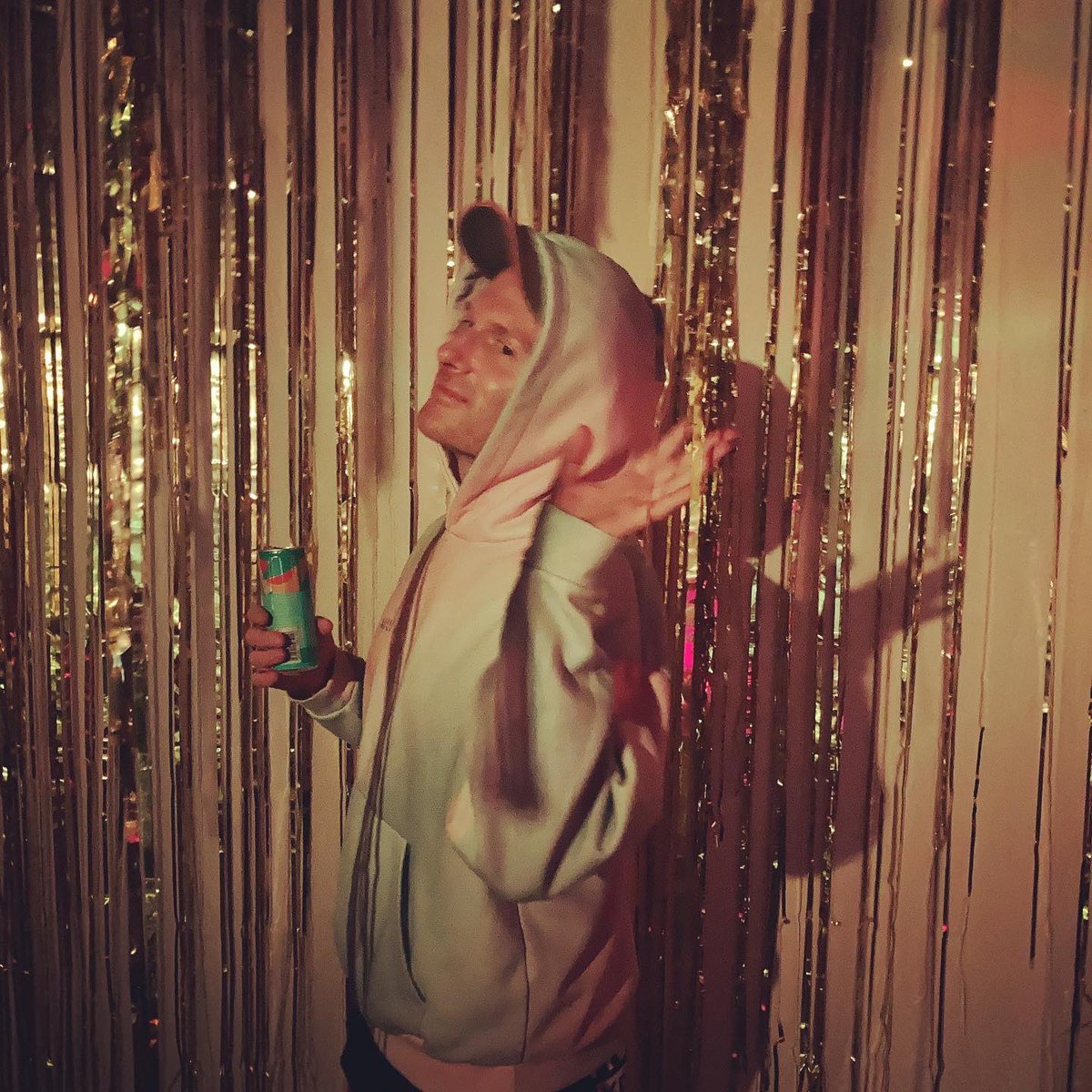 glysk_music's tweet photo. If u havenβt already done so, go download new #BrainRays album #ZestyEnterprises on @Bandcamp .
Itβs such a banger. I had a lush time collaborating with Brain on two tracks! Also feat. excellent @TheoOgundipe , #AstraBenica & #ParishNews
ZE is also now available on all DSPs https://t.co/5xetRmVV3l