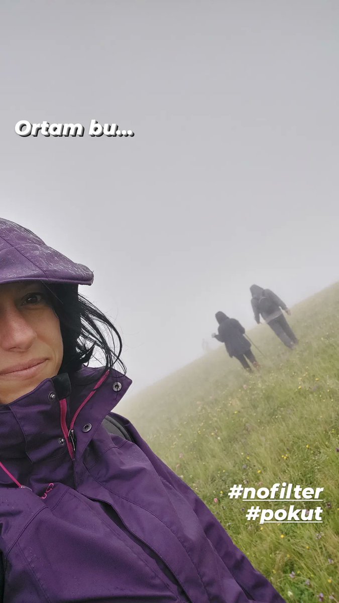 zeynox's tweet photo. Güneş yerini yaylada sis ve yağmura bıraktı... giyinip sırtımızda taşıdıklarımızla dağlarda keyifli masalar kurduk yine de. Çünkü burası #kackar #karadeniz #çamlıhemşin #Rize https://t.co/SgYrpnHG3q