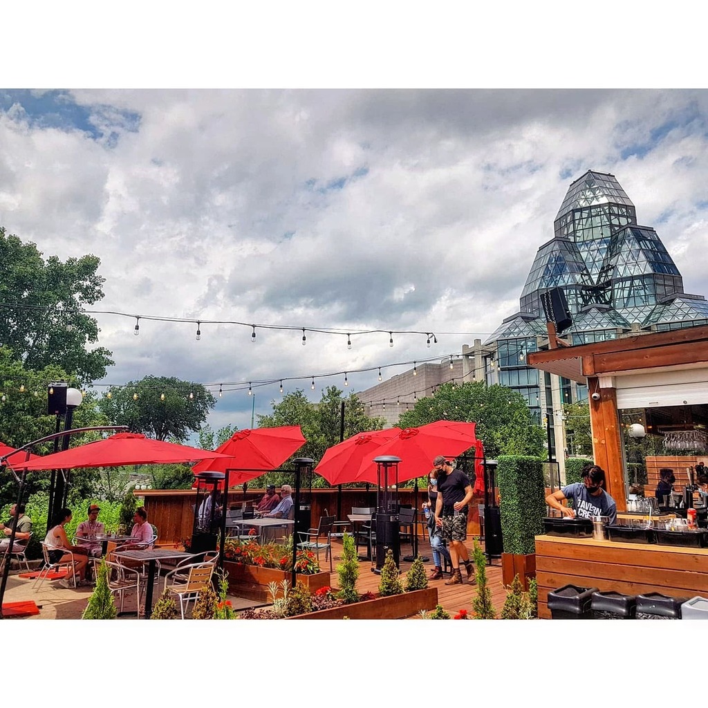 Almost there
.
.
.
.
.
.
.
.
.
#restaurantes #beerlover #tavern #beerme #hotdog #beerporn #ottawa #beerstagram #beer #craftbeer #beertime #hotdogs #beerphotography #kimchi #hotdog #umbrella #glass #bar #patio #patiolife #food #foodporn #canada #ontario #… instagr.am/p/CRl8qGZjip-/