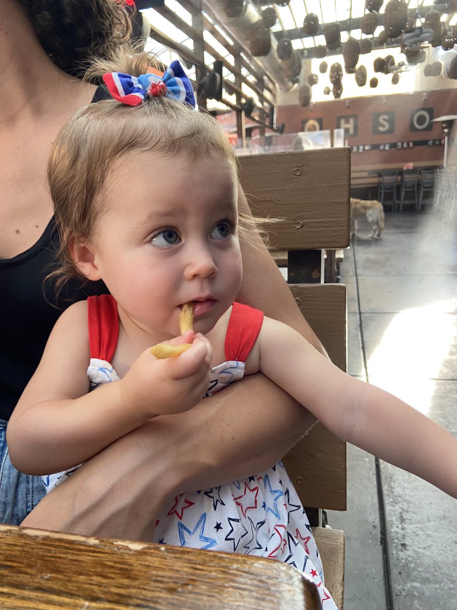 schroeder_ann's tweet photo. Dinner with the family #102Degrees #EatingOutside https://t.co/PcfLsxL4aY
