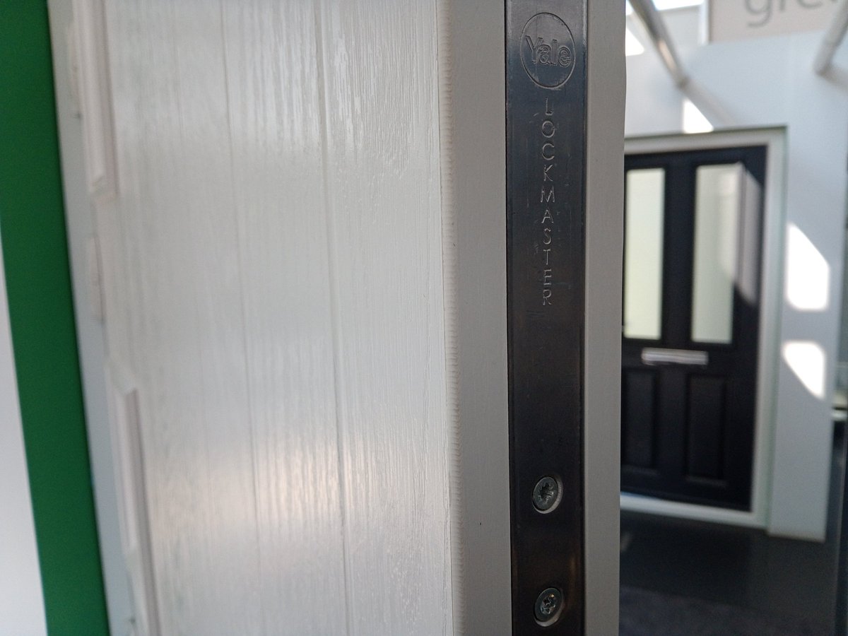 VBHGB's tweet photo. We do love a Yale door lock here at VBH. We sell tons of them. Literally. From Mantis to AutoEngage. Give us a call for a quote. @tylershutts_VBH @SarahTalbot_VBH @HayleymartinV @YaleDWS @EarlVBH1 #doorlock #yale #Security https://t.co/LH6cq3sQPo