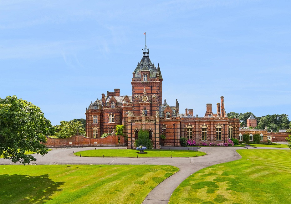 #Hampshire #venue I had the pleasure of visiting The Elvetham Hotel yesterday which has had a major refurbishment.  The 35acres of gardens are perfect for Corporate Team Building Days.  Contact us for more information: bit.ly/36VH3Y0
