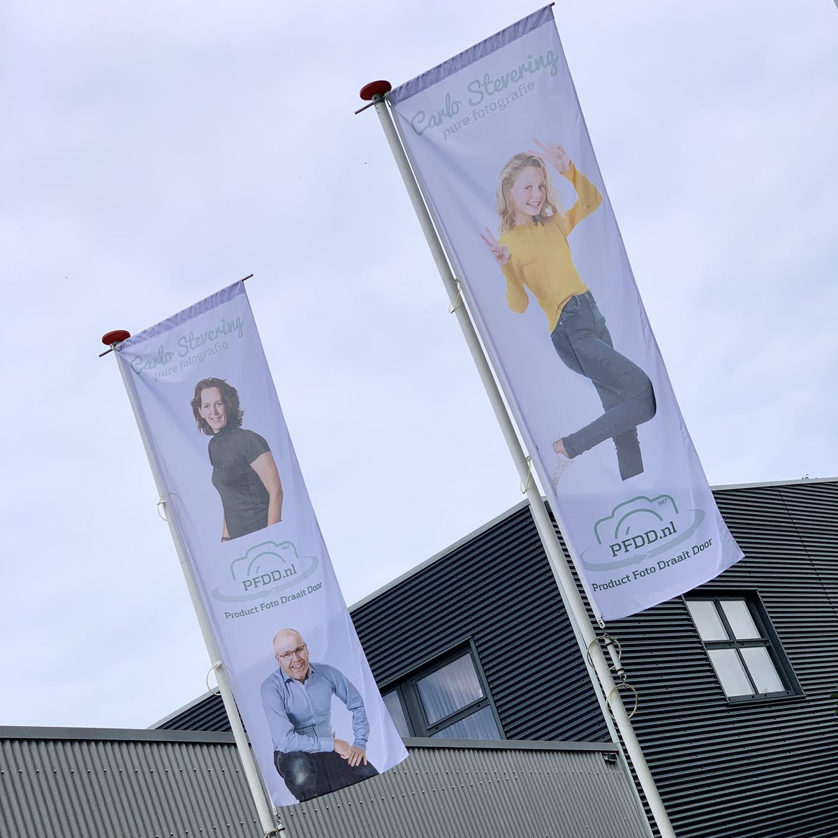 Nieuwe banieren opgehangen bij onze studio, zichtbaar blijven #fotostudio #carlosteveringfotografie