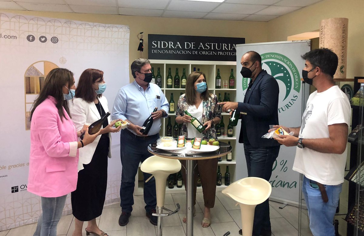 GobAsturias's tweet photo. 🧀La directora general de #Agroalimentación, Begoña López,  ha asistido al acto de adhesión del Consejo Regulador DOP @SidraDasturias  al Asturias Paraíso Natural @cheesefest2021 en el que la denominación  contará con un espacio propio denominado #CiderLAB. https://t.co/BD14o0ypSE