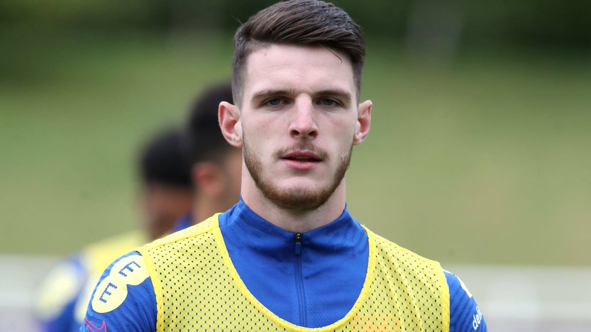 🚨🌖| JUST IN: 

Declan Rice wants to make a move to a top club whether it be Chelsea or #MUFC, who are interested in him. If a bid comes in from these clubs, he wants to know about it and make up his mind on it. [<a href="/Matt_Law_DT/">Matt Law</a>]
