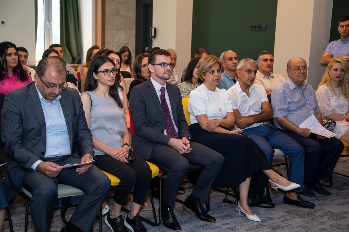 Foundation_FAST's tweet image. Some captures from the closing session of the #SciNova project on #ResearchDesign &amp;amp; #ScienceCommercialization course which was piloted at ANAU &amp;amp; was offered to other interested Armenian universities.The program is implemented w/ @BritishCouncil &amp;amp; @AstonUniversity
#MyCreativeSpark