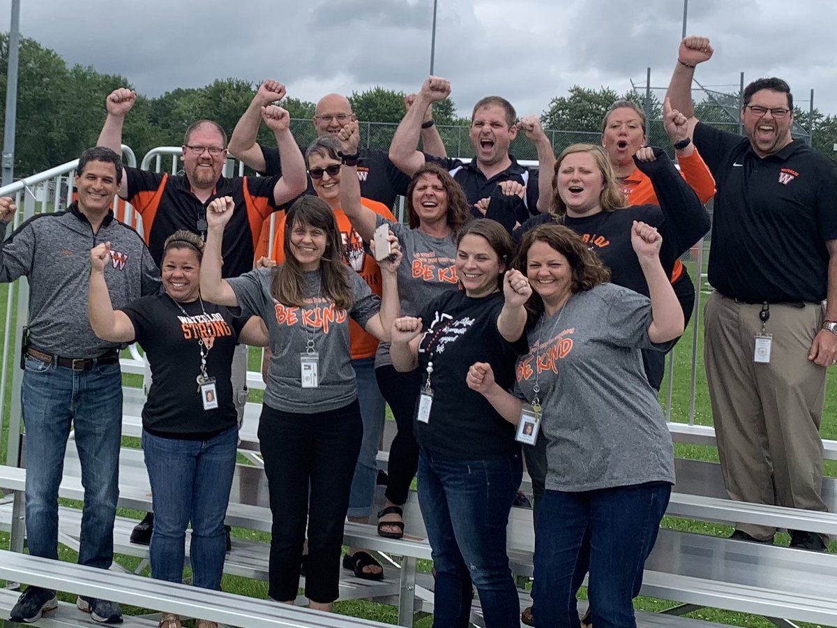 Waterloo School Spirit! #WFLleaders #AllStudentsAllStaffOneFamily