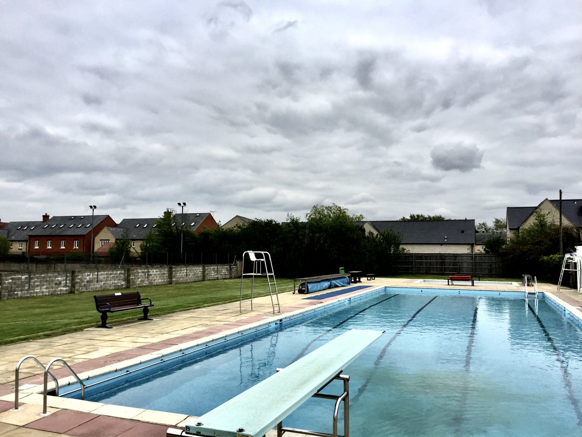 With the children breaking up for the summer holiday's this week, there is no better way to make the most of the sunshine than visiting your local lido. Woodstock pool opens tomorrow, for more info click here 

 fal.cn/3gUsn
