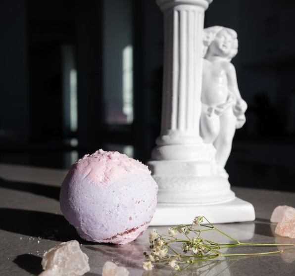 After this last year, you deserve a break. 

Bubba Kush by @stweartfarms.life contains 50mg of THC &amp; CBD, &amp; has a blend of botanical terpenes to replicate an iconic aroma. 

Ask our budtenders about how to get your hands on a bath bomb next time you’re in. 

📸: <a href="/kassidygoodall/">Kassidy Goodall</a>