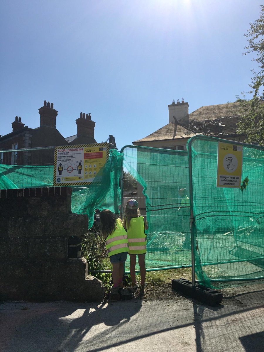 Holy Trinity tweet media