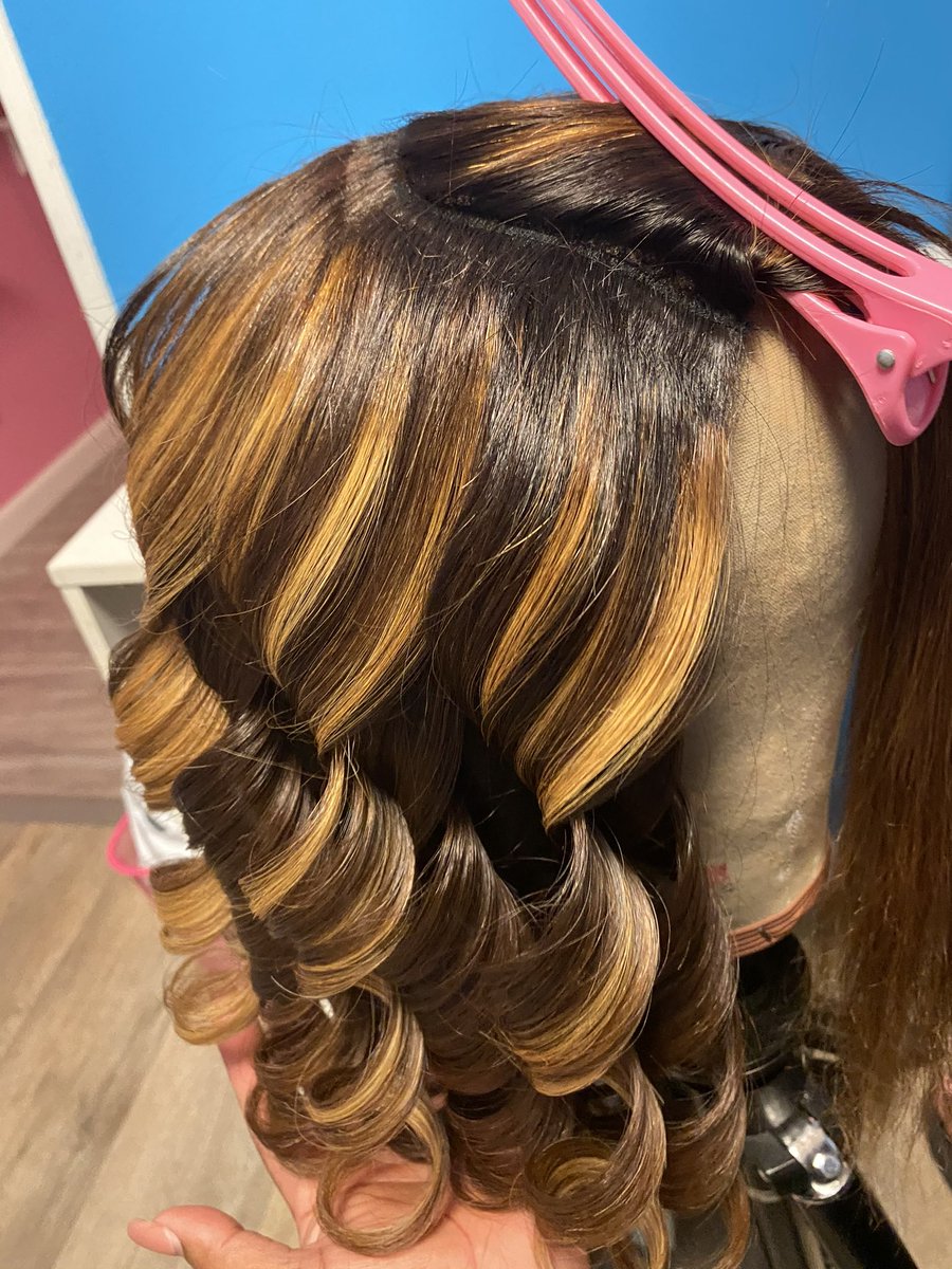 _itsmeNinaye's tweet photo. #WhosWhoOfASU

•Wig Shop
•Business Owner
•Accepts ASU Goldcard
•Agronomy Major 
•Z-Phi 🤟🏽 https://t.co/QWM2UgM7DY