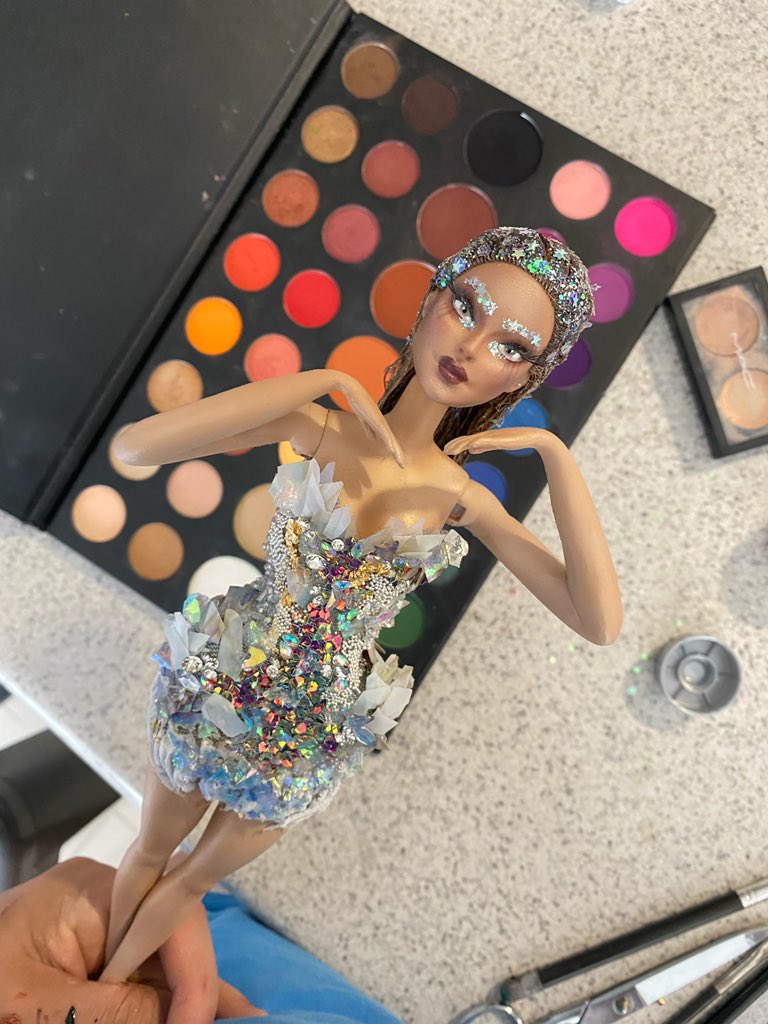 andresdab's tweet photo. No había tenido oportunidad de subirles el look terminado de mi Barbie Belinda pero aquí está ❤️
@belindapop https://t.co/Hf4Sei5jVp