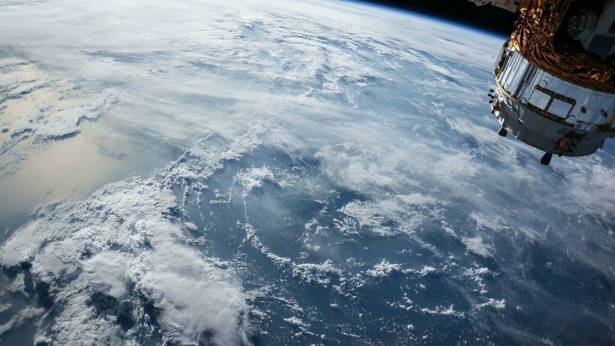 LouisJourdan10's tweet photo. #BREAKING @SpaceX #Russia @NASA @JeffBezos @blueorigin to build #Space tourism business
~~~~~
@CNN @latimes #USA #CNN #Miami @SkyNews @nytimes @thehill #AOC @NFL @NBL #Mexico @VP #USA @POTUS #FoxNews #ashaangi #dogecoin #photography #SaveManifest #TokyoOlympics #NBAFinals2021 https://t.co/qy5VKp3DO2