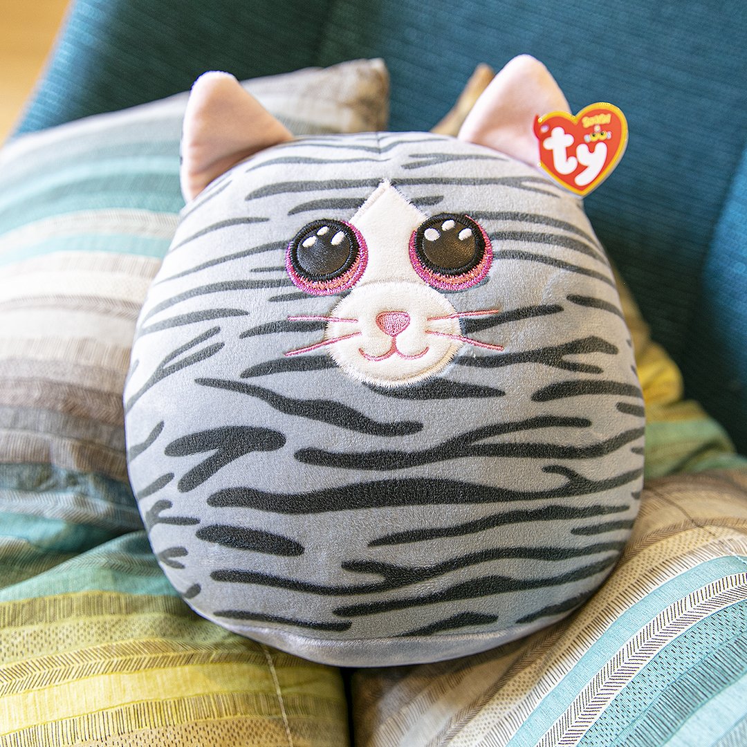 TyInc's tweet photo. Kiki, we see you trying to blend into the surrounding pillows. We’ll give you an A for effort, but you’re way too adorable!
#tybeanies #ty #SquishABoo #squishaboos #beanieboocollector #beanieboos #SquishABooCrew https://t.co/khu4cJnnFF