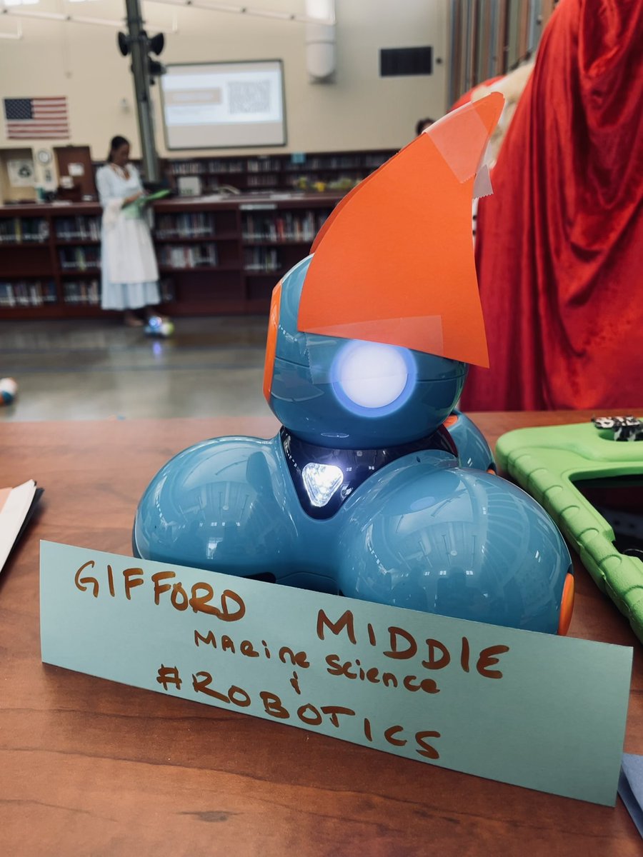 teachmehow2alge's tweet photo. THE Gifford Middle School of Marine Science and….wait for it…. #ROBOTICS
Even our robots have Dolphin Pride!
#reignitethelite @SDIRC_PD @GiffordProud @TisaBlidgen https://t.co/J7Y0JlA8ID