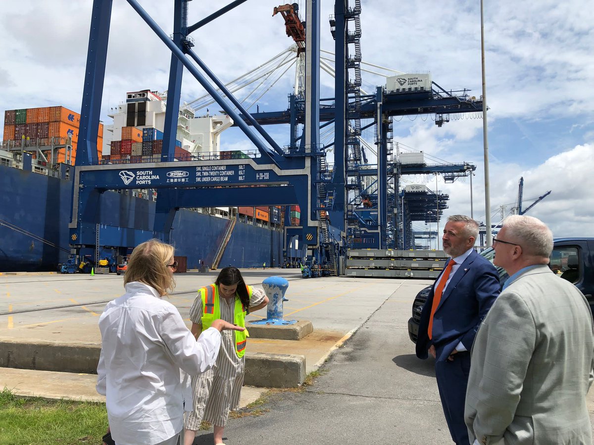 NLinAtlanta's tweet photo. Visiting Charleston, talking water, resiliency and logistics collaboration at South Carolina Ports authority @SCPorts. 
More about Dutch logistics https://t.co/uYoLqhR424 https://t.co/PtKxOtrZh8