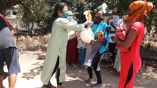 DrPriyaSrvastva's tweet photo. Some pics from today's activities in #Pune #Delhi 

#VolunteersAtWork #ThoughtForFood https://t.co/9wFl3NJ48t