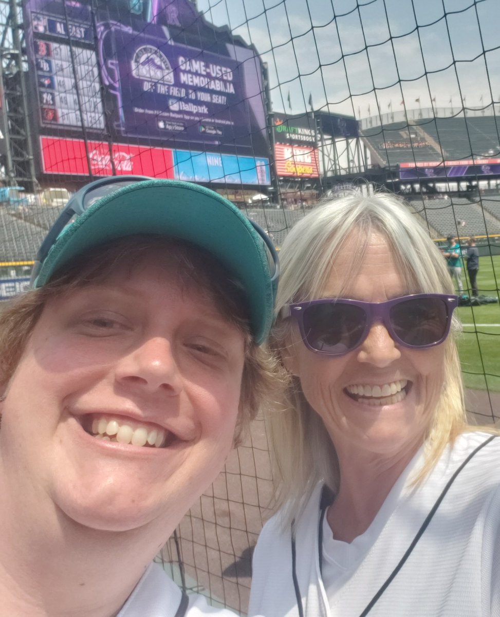 bricheese2012's tweet photo. Day Game action in Colorado! Go Mariners! #WHEREiROOT @Mariners @ROOTSPORTS_NW https://t.co/OKwyXYFCGR