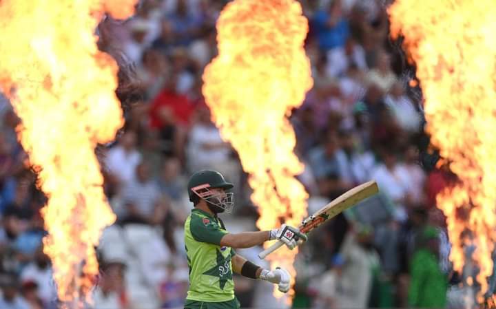 Shah_Rizvi97's tweet photo. Mohammad Rizwan in ICC T20I rankings;

Dec 2020: 159th Position 
July 2021: 7th Position.😮💚
#Superriz @iMRizwanPak https://t.co/6ABdKGzort