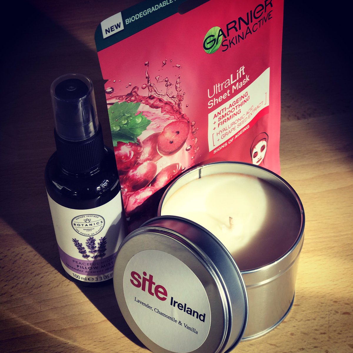 seagency1's tweet photo. Spoilt we are! Thank you soooooo much @SiteIreland For your wellness package #RandomActsofSITEness
#pampertime
#BuildBackBetter
(Eh, certain items didn’t stick around long enough for photo all! #chocolate #nomnom #feelingthelove ) https://t.co/BuHAypT4BE