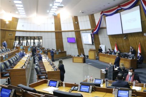 Informe final sobre deuda de Itaipú fue tema central de debate en el espacio de Oradores
diputados.gov.py/index.php/noti…