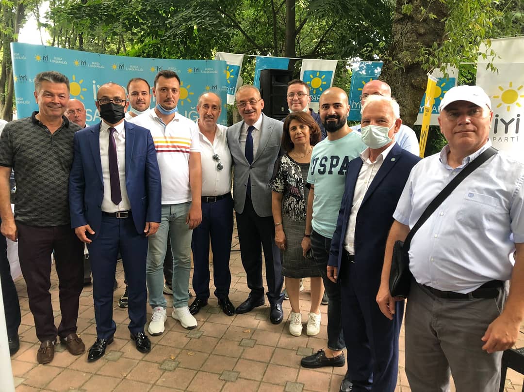 iyi_nilufer's tweet photo. İYİ Nilüfer İlçe Başkanlığımızda bayramlaşmam��z sonrasında İYİ Parti Bursa İl Başkanlığımızın düzenlemiş olduğu bayramlaşma programına katıldık. Programımız yoğun katılımlı teşkilat toplantısına döndü. Pandemi nedeniyle özlenen buluşmaya katılan tüm dostlarımıza teşekkür ederiz. https://t.co/gEk8t3bRx3