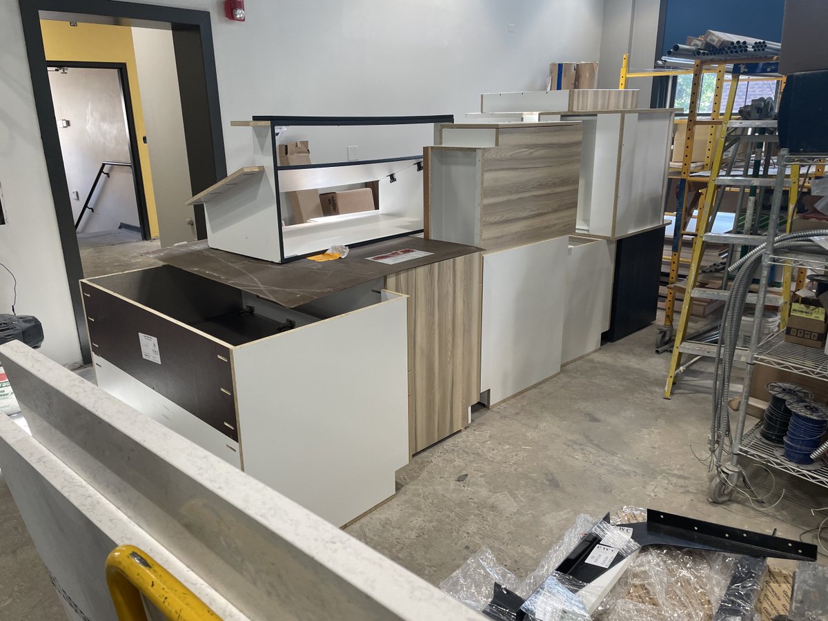 ahml's tweet image. Many hands make for light work at the library's new Makerplace building, as construction continues on the kitchen, landscaping and more! Stay tuned for more updates as construction continues at 112 N. Belmont. #AHMLMakerplace #LibraryMakerspaces ahml.info/makerplace