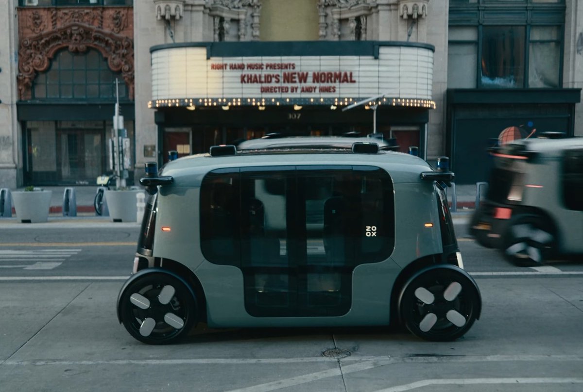 chartkhalid's tweet image. Go watch the incredible music video for “New Normal” on YouTube!

— youtu.be/KnULIl5GvkQ