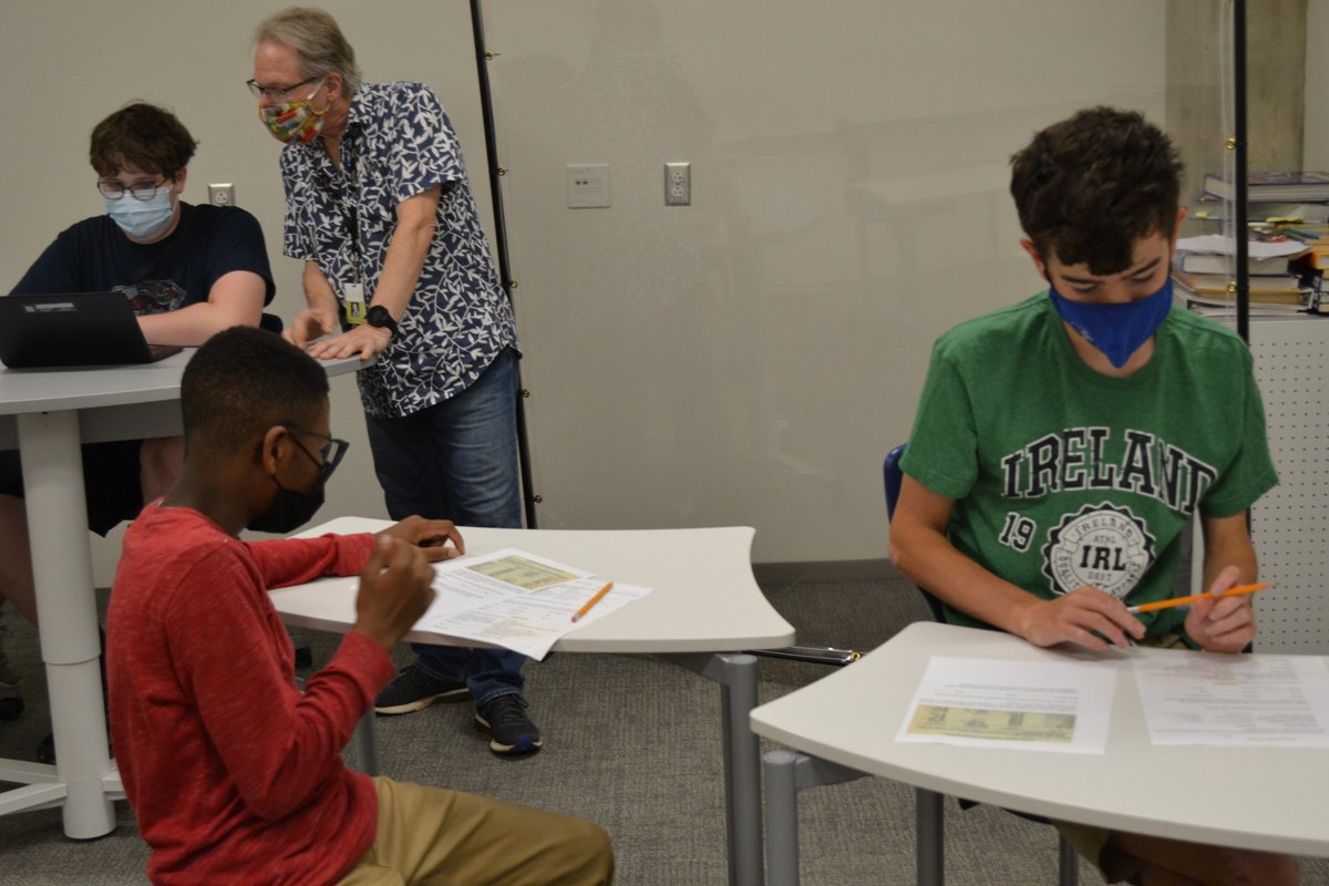 LabSchoolDC's tweet image. Reading, painting, recording, and doing math ... all around the theme of “Home Front: Life in America During World War II.” #LabSummer