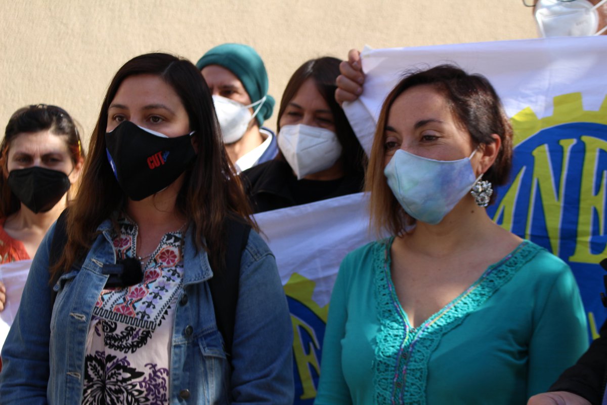 anefchile's tweet photo. 📢 #JUNAEBNoSeVende | Nueva acción de apoyo de la #ANEF y la #CUT al #ParoNacional de #JUNAEB y a sus demandas.
#JUNAEBEnParo #RenunciaTohá #100Lucha https://t.co/8vvHWBEIlX