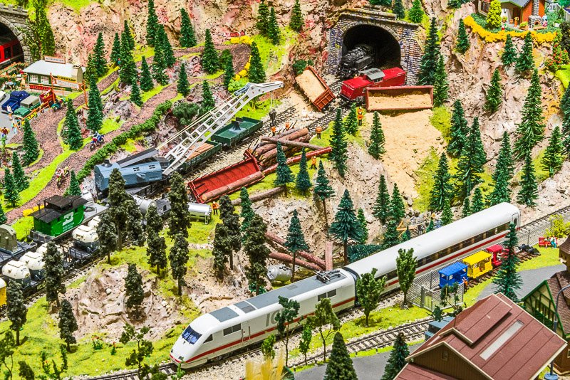 So much more than just trains. Stop in and check out 45 trains running on 2 km of track. So much details to discover. #Osoyoosbc #attraction #modelrailroad #trains #märklin