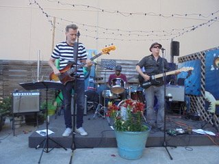Too-DAY! Sean Kershaw Trio 6-8pm in the glorious sunshine (yes there are tents) Family, dog &amp; drunk friendly. John Brown #BBQ 27-20 40th Ave #LIC #Queens 
#livemusic #rocknroll #rockabilly #blues #jumpblues #Honkytonk #NYC #Astoria #SK3 #free